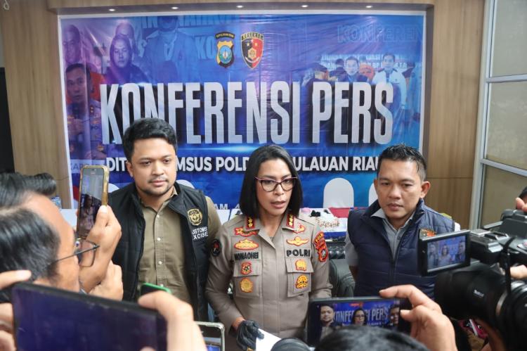 Polda Kepri Ringkus 3 Pelaku Impor Ilegal Pakaian Bekas dari Singapura, Ancaman Hukuman 8 Tahun Penjara