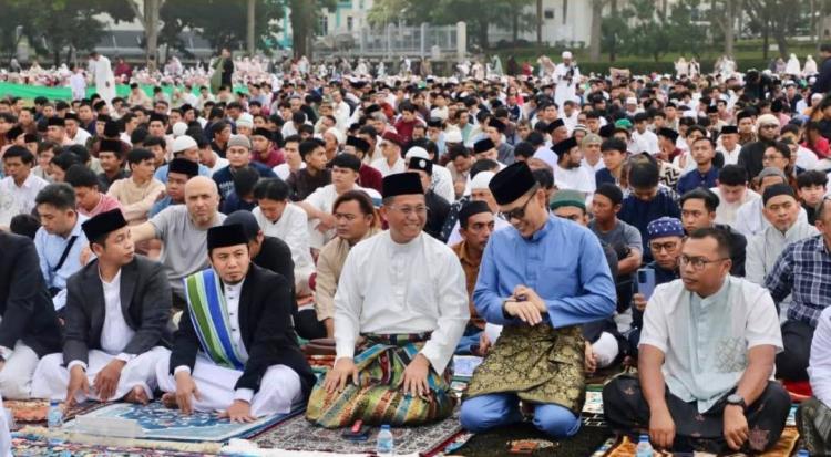 Salat Iduladha 1447 H di Dataran Engku Putri Batam, Sekda Firmansyah: Jadikan Momentum Keikhlasan dan Kepedulian Sosial