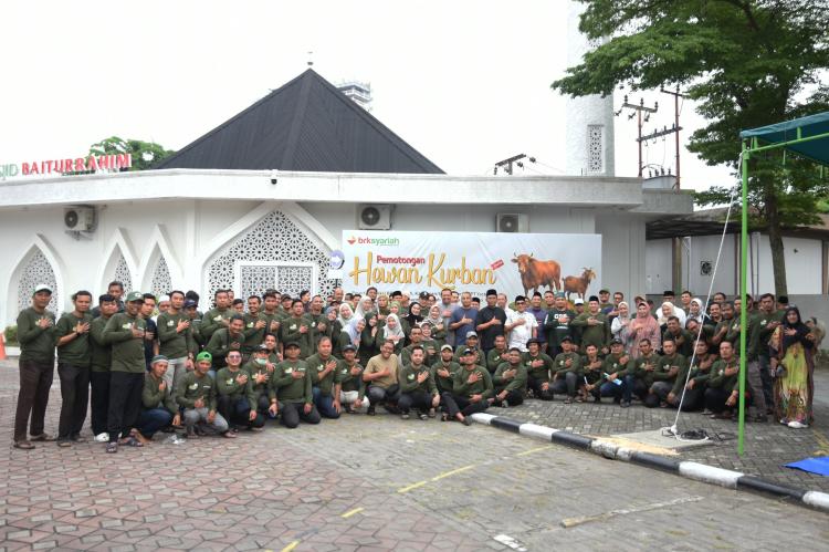 BRK Syariah Gelar Pemotongan 19 Hewan Kurban, Tebar Kepedulian dan Kebersamaan