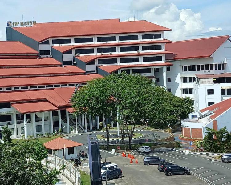 BP Batam Berikan Pin Emas ke 97 Pegawai sebagai Apresiasi