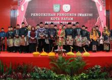 Pelantikan IWAKUSI Batam 2026: Erlita Amsakar Pimpin Lagi, Bupati Kuansing Beri Pesan Khusus