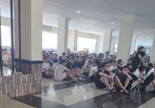 Buntut Dugaan Pelanggaran Hukum, Ratusan WNA Vietnam, Myanmar hingga Tiongkok Diangkut ke Kantor Imigrasi Batam