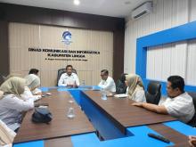 Diskominfo Lingga Gelar Rapat Internal, Kelola Informasi Publik Harus Cepat, Akurat, dan Responsif
