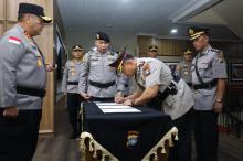 Kapolda Irjen Asep Safrudin Lantik Kompol Nurman sebagai Ps. Ka SPKT Polda Kepri