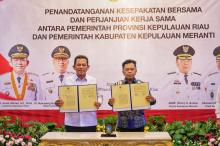 Gubernur Ansar dan Bupati Asmar Resmi Teken Kerja Sama Pemprov Kepri dengan Kabupaten Kepulauan Meranti