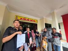 Tangis Pedagang Singkong di Polda Kepri: Uang Tabungan Rp160 Juta Raib Dibeli Tanah Fiktif