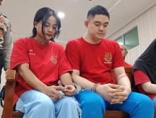 Haru di PN Batam: Kakak Korban Bacakan Surat Ayah untuk Dwi Putri, Anak Kecil Bertanya "Yang Bunuh Mama Sudah Dihukum?"