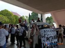 Warga Terdampak Penertiban Kantin di Jalan Dekat PT Sigma Aurora Tuntut Kasatpol PP Batam Dicopot
