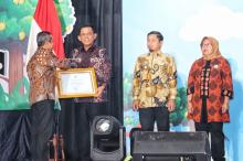 Provinsi Kepri Raih 2 Penghargaan Revitalisasi Bahasa Daerah 2026 dari Kemendikdasmen
