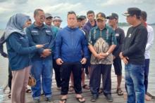 Bupati Lingga Dorong Budidaya Rumput Laut untuk Tingkatkan Pendapatan Nelayan di Desa Limbung