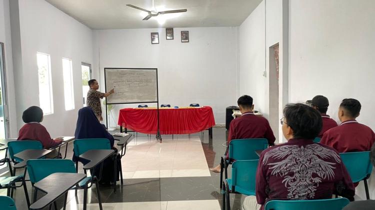 Beasiswa CSR BRK Syariah Bantu Mahasiswa STIT Mumtaz Karimun Wujudkan Cita-cita Pendidikan