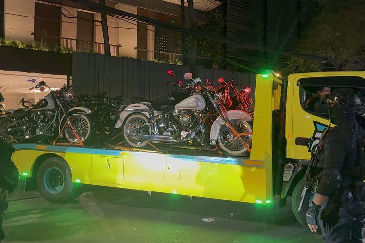 Deretan Kendaraan Mewah Disita KPK dari Rumah Mantan Wamen Imipas