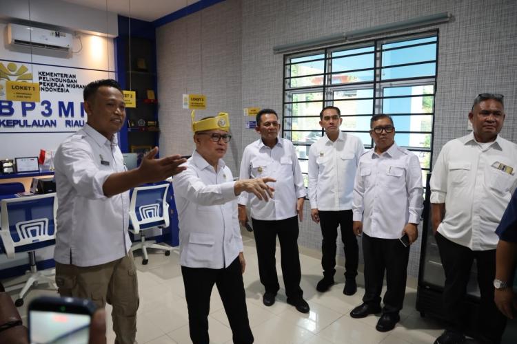 Menteri P2MI Turun Langsung ke Tanjungpinang, Pastikan Layanan Migran Ramah dan Manusiawi