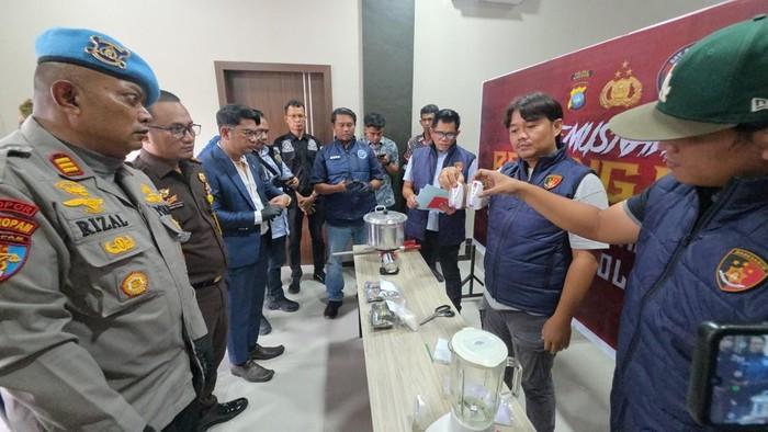 Polres Karimun Musnahkan 95 Gram Sabu, 100 Butir Ekstasi, dan 135 Gram Vape Liquid Beretomidat