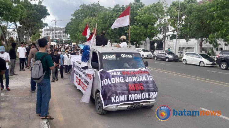 Ratusan Pekerja Dapur MBG di Batam Turun ke Jalan, Tolak Upaya yang Hambat Program Makan Bergizi Gratis