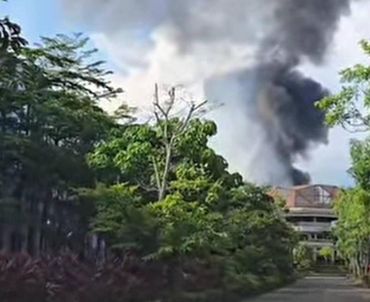 Gudang PT Solar Super Power di Batam Kota Hangus Terbakar, 9 Unit Damkar Dikerahkan, Kerugian Ditaksir Miliaran Rupiah