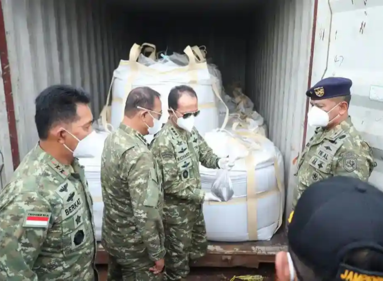 Polemik 15 Kontainer Mineral Diduga Berradioaktif di Batam Kembali Menghangat, Nama Kepala Bea Cukai Pangkalpinang Terseret Isu Pemeriksaan