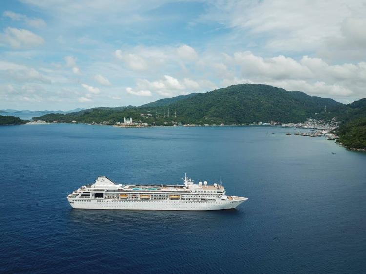 Harga Tiket MV Odyssey Mulai Rp16 Juta, Kapal Pesiar Mewah yang Baru Singgah di Anambas