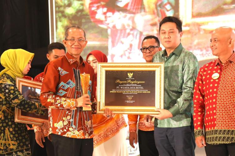 Pemko Batam Beri Penghargaan Wajib Pajak, Amsakar: Pajak Jadi Fondasi Pembangunan Daerah