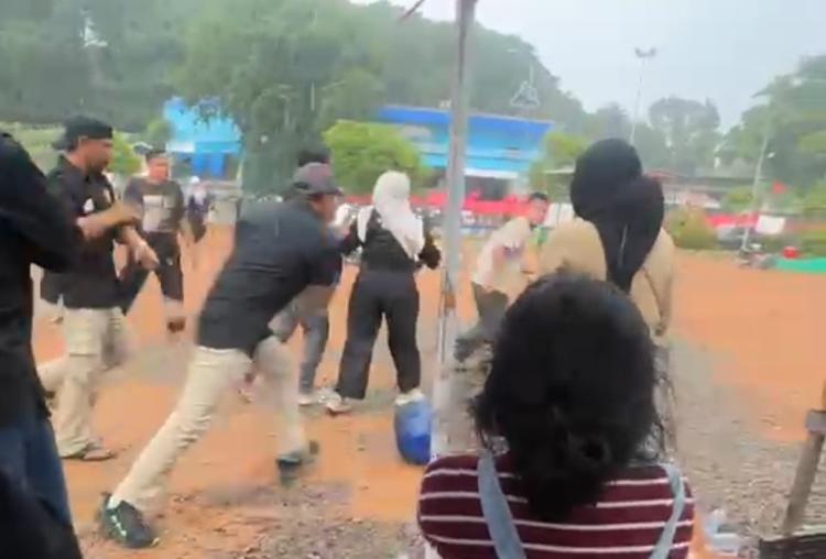 Viral Video Direktur BUMD Tanjungpinang Terlibat Keributan dengan Pedagang Gurindam 12