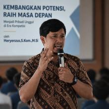 Dolar Singapura `Mencekik` atau `Memberi Makan` Batam?