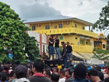 Yusril Menduga Ada Oknum DPRD Kepri Mendalangi Perusakan Kantor LIRA