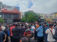Kantor LIRA Rusak Usai Demo Warga Pulau Kasu, Yusril Koto Siap Lapor ke Polda Kepri