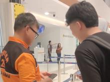 Penumpang Keluhkan Porter Berkeliaran di Area Check In Bandara Hang Nadim Batam, Diduga Tawarkan Jasa Berbayar
