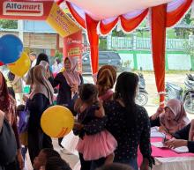 Alfamart Sahabat Posyandu Jangkau 2.800 Ibu dan Anak, Hadirkan Layanan Kesehatan dan Edukasi Gizi di 28 Lokasi