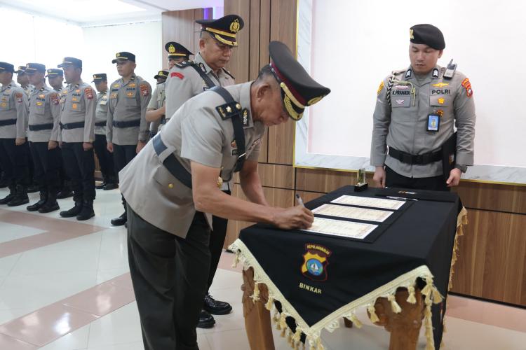 Kombes Dudus Harley Davidson Resmi Jabat Karolog Polda Kepri