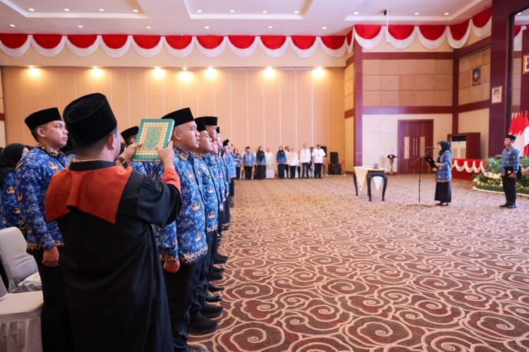 79 CPNS Resmi Jadi PNS di Kepri, Sekda Misni: Dedikasi Anda Jaga Ketahanan Nasional & Junjung Nilai BerAKHLAK