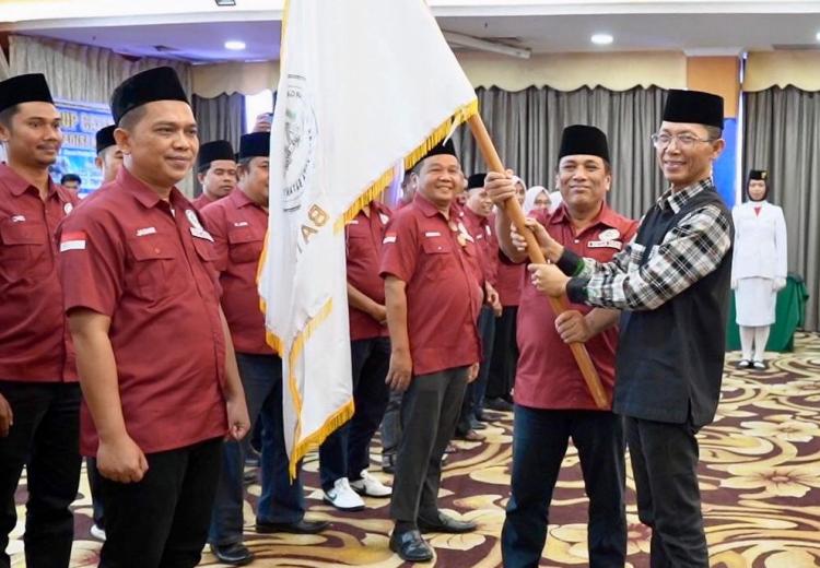 Amsakar Kukuhkan Pengurus KBKK Batam, Tekankan Persatuan dan Kepemimpinan yang Merangkul