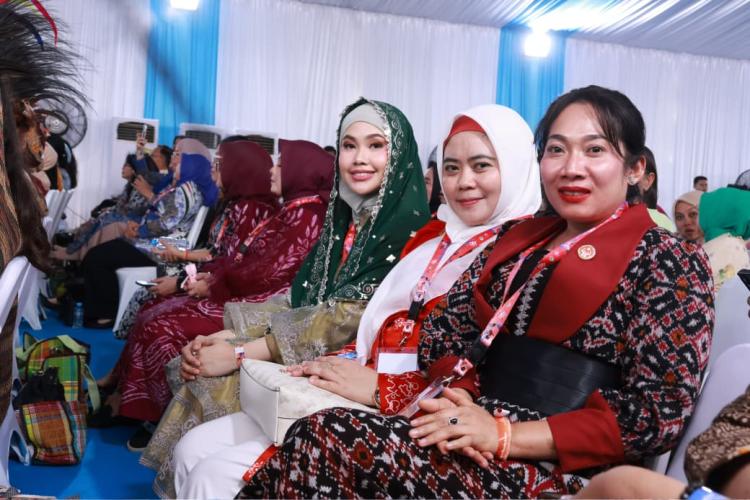 HUT Dekranas ke-46: Ketua Dekranasda Bintan Bawa Semangat Perajin Lokal Go Internasional