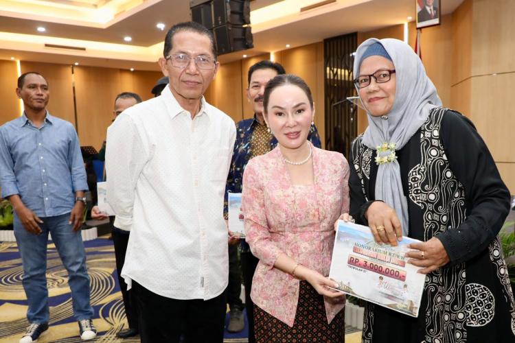 Warga Lubukbaja Apresiasi Kinerja Amsakar-Li Claudia, Program Air Bersih hingga Beasiswa Jadi Sorotan