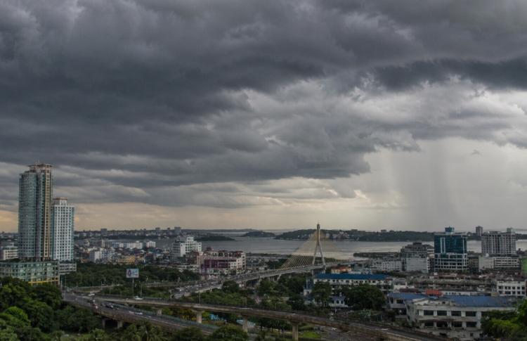 Waspada Hujan Disertai Petir, Batam Diprakirakan Diguyur Cuaca Tak Menentu 18 Juni