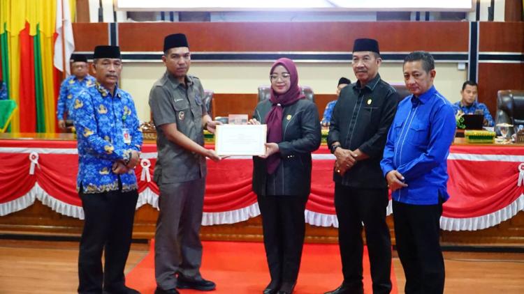 Tiga Agenda Penting Warnai Rapat Paripurna DPRD Kabupaten Lingga