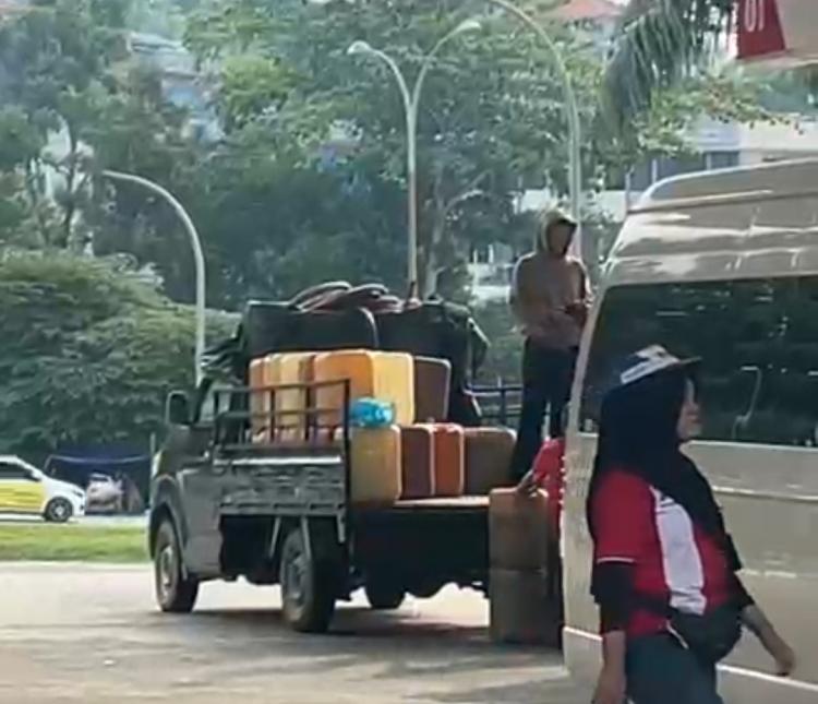 Pikap Milik PT Latitude Industries Bolak-balik Lansir Pertalite untuk Speedboat Reni Fadhila 08 di SPBU Kodim Seraya Atas