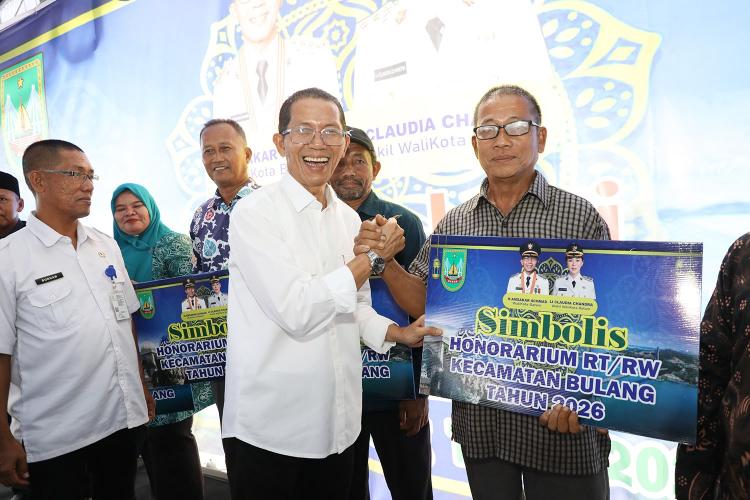 Serap Aspirasi Warga Pulau Seraya, Amsakar Janjikan Perbaikan Listrik, Air Bersih, dan Pelabuhan