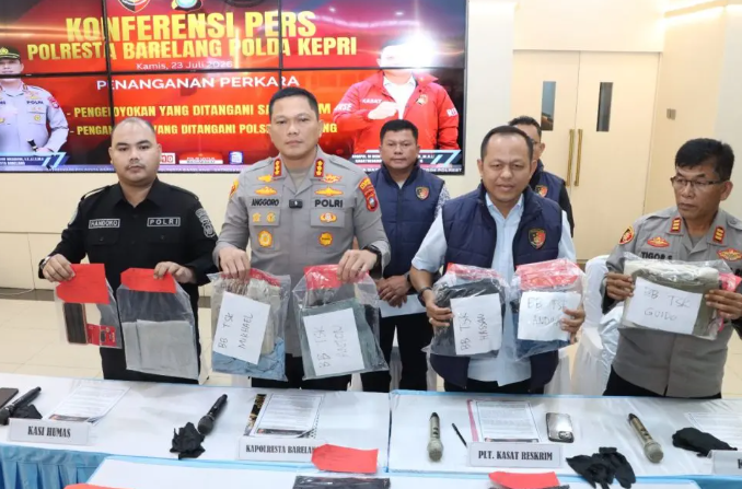 Polresta Barelang Ungkap Kasus Pengeroyokan Viral di Homestay Mimi Coco, 8 Tersangka Diamankan