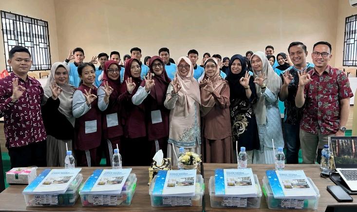 Hilirisasi Green Chemisty, Tim PKM UMRAH Berdayakan Komunitas Belajar Guru Kimia di Lingga melalui Lesson Study