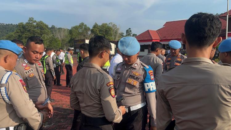 Polres Lingga Periksa Sikap Tampang dan Kelengkapan Personel Lewat Ops Gaktibplin