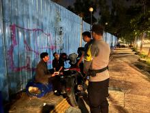 Malam Sabtu di Batam Kota, Polisi Sisir Jalanan dan Tempat Hangout Anak Muda