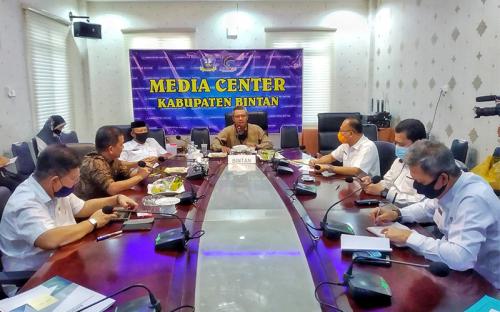 Bupati Bintan Pimpin Rapat Pembahasan Penyaluran BLT Bintan Tahap II