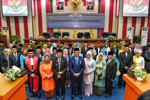 25 Anggota DPRD Bintan Masa Bakti 2019-2024 Dilantik, Zulkifli dan Nesar Ahmad Jabat Pimpinan Sementara