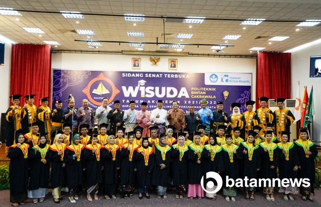31 Mahasiswa Politeknik Bintan Cakrawala Diwisuda, Lulus Kuliah Langsung Bekerja 